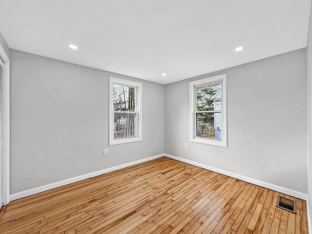 Photo of 87 Arborway Dr