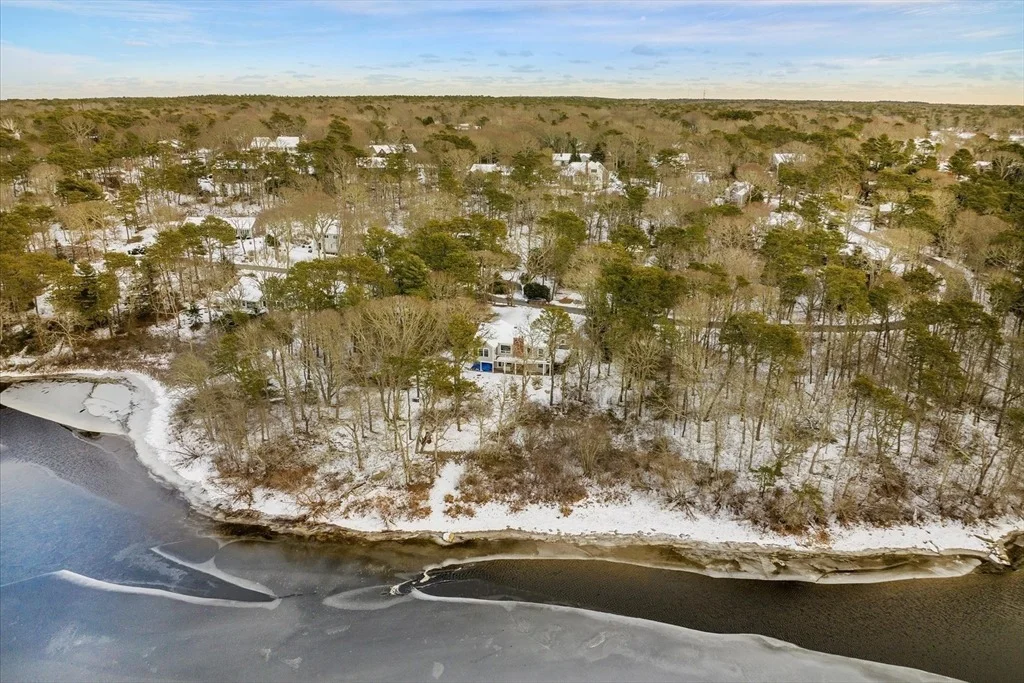 Photo of 87 N Pond Dr