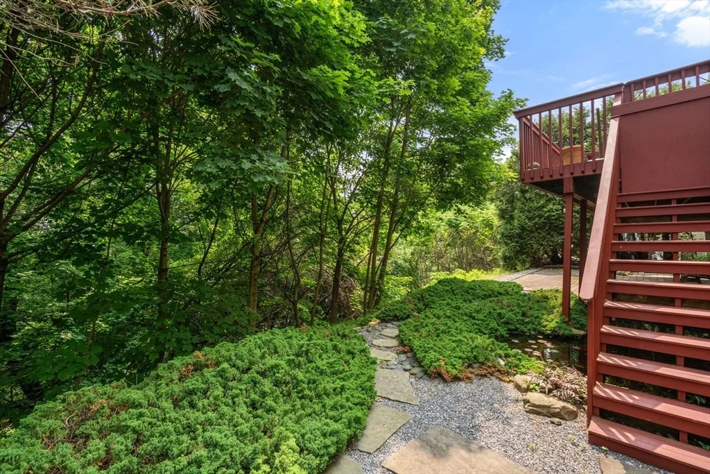 Photo of 15 Montclair Dr