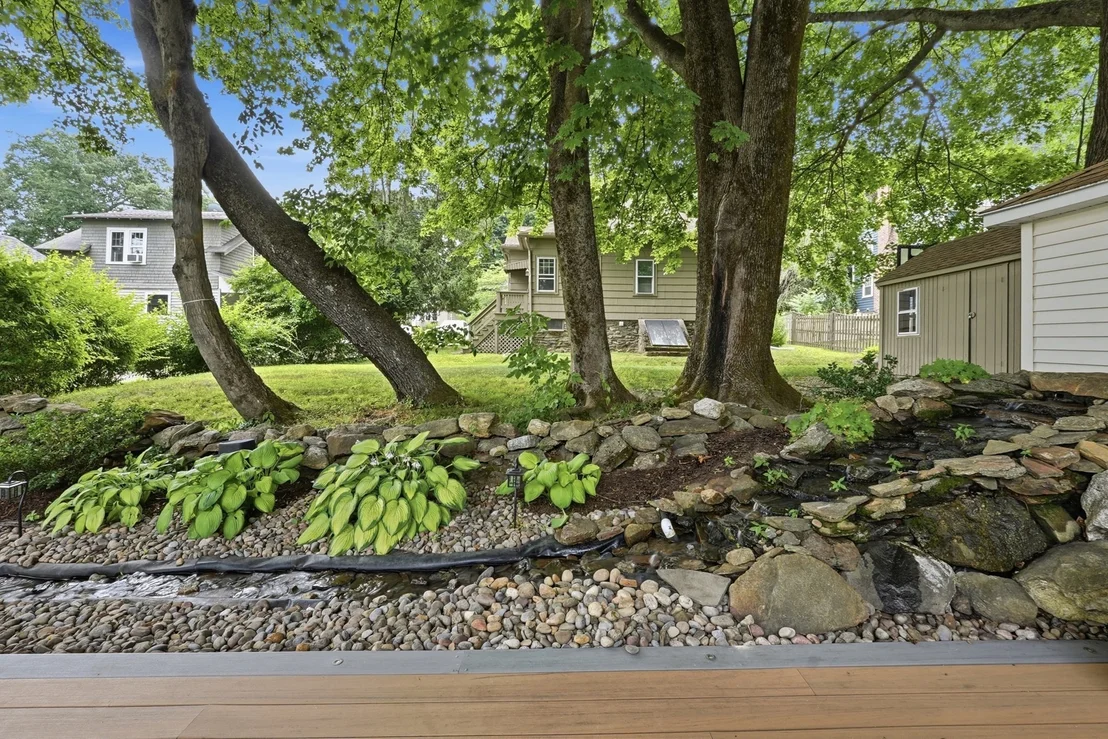 Photo of 31 Wildrose Ave