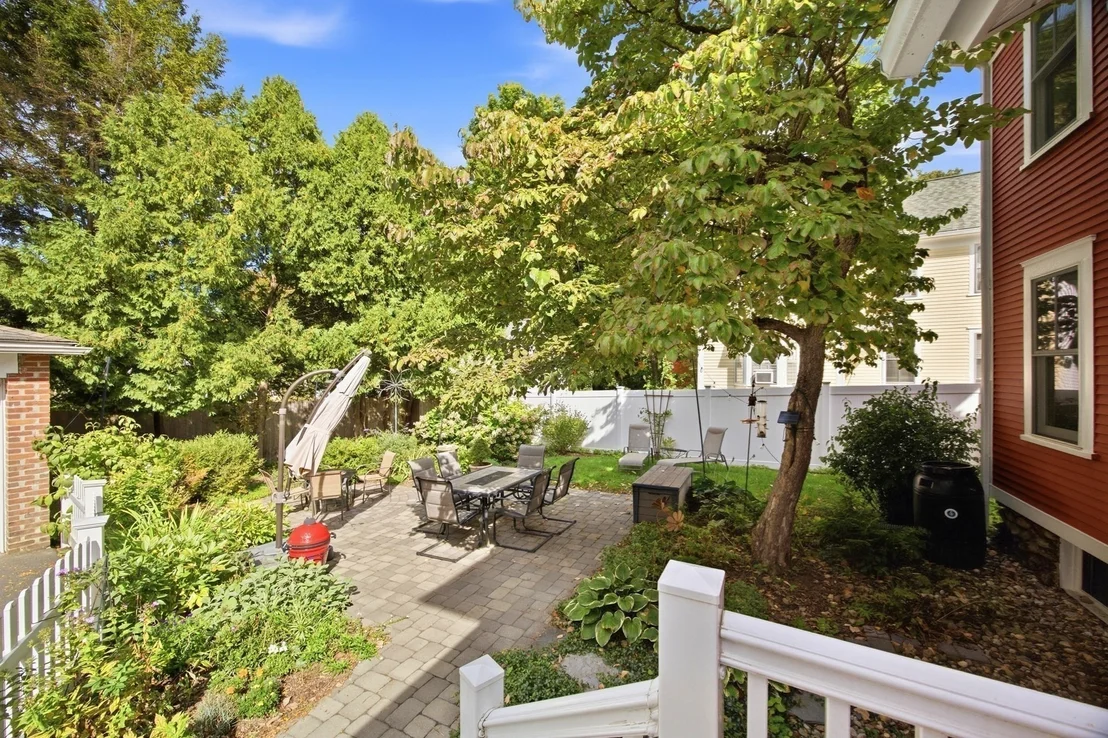 Photo of 211 Crescent St