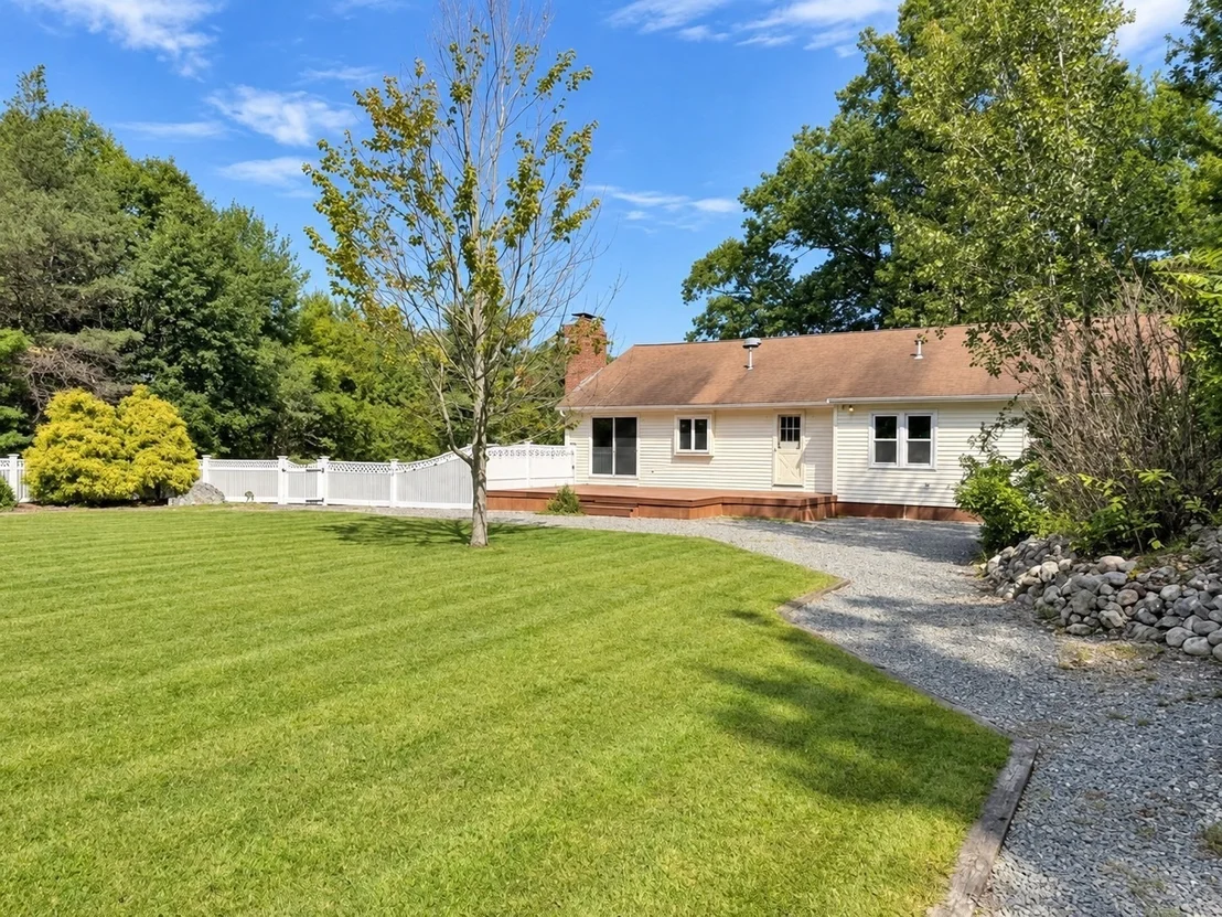 Photo of 75 Desert Brook Rd