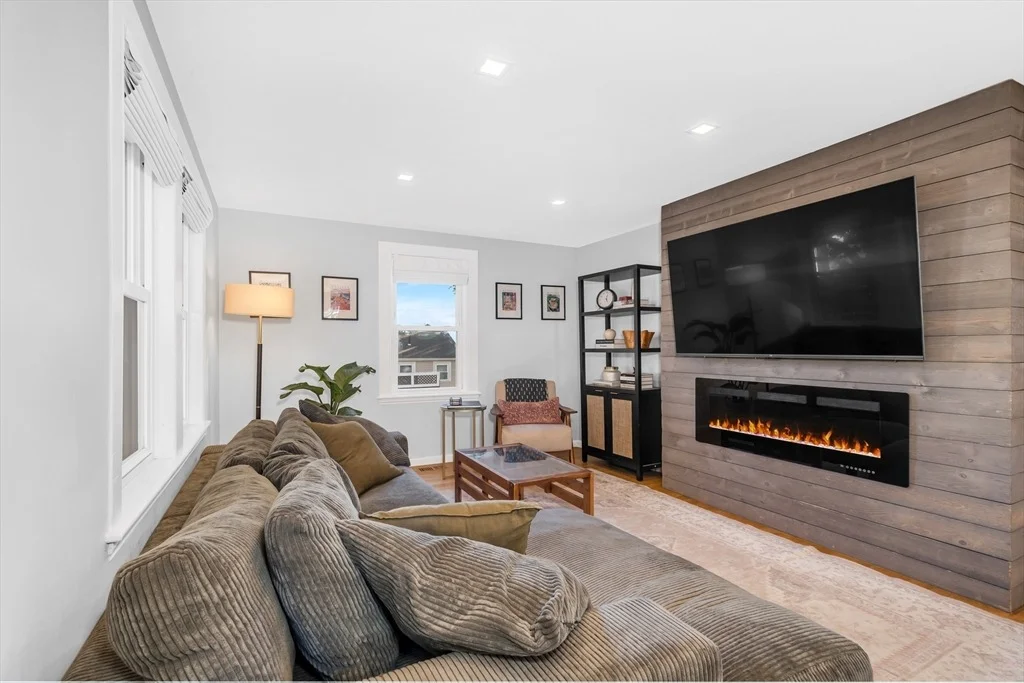 Photo of 37 Hillcrest Ave