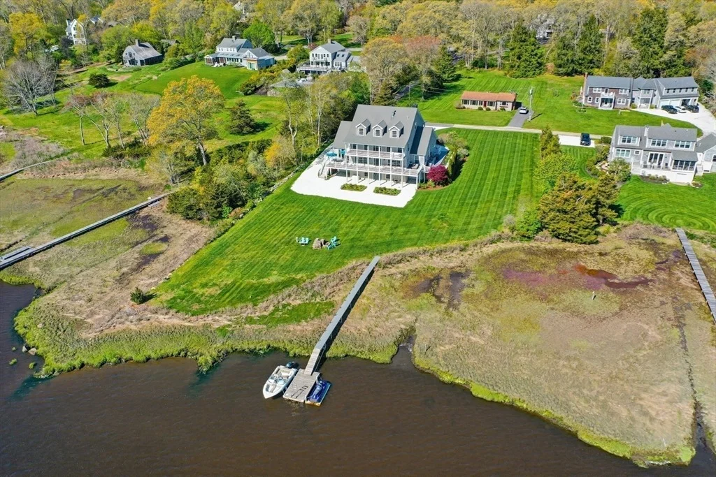 Photo of 922 Drift Rd