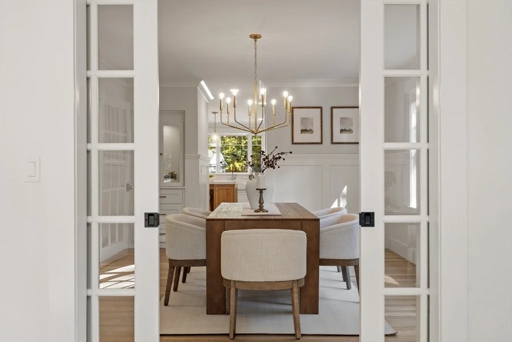 Photo of 140 Revolutionary Road