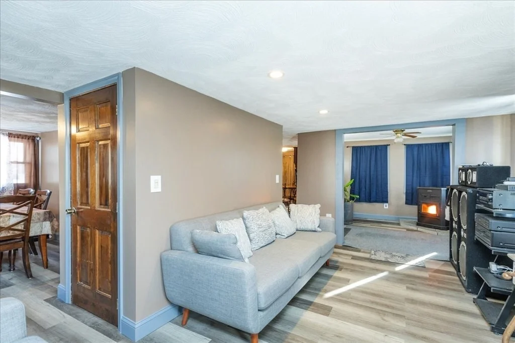 Photo of 13 Deering Ave