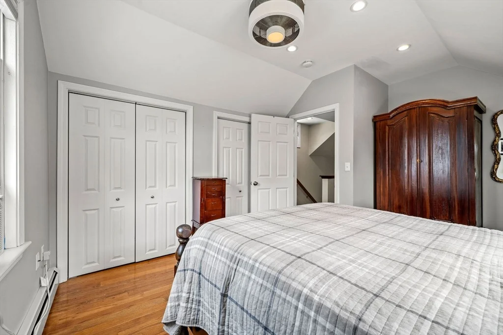 Photo of 15 Beacon St