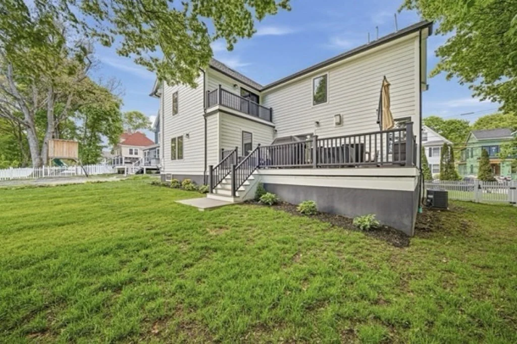 Photo of 284 Webster St