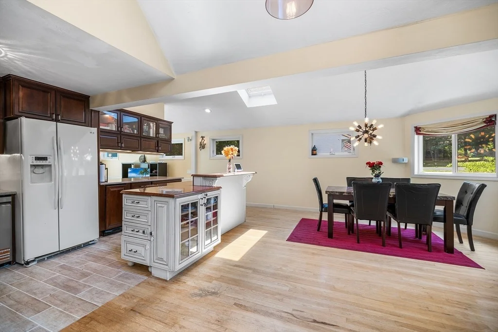 Photo of 7 Sherborne Cir