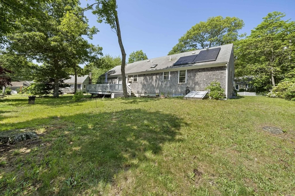 Photo of 16 Lexington Dr