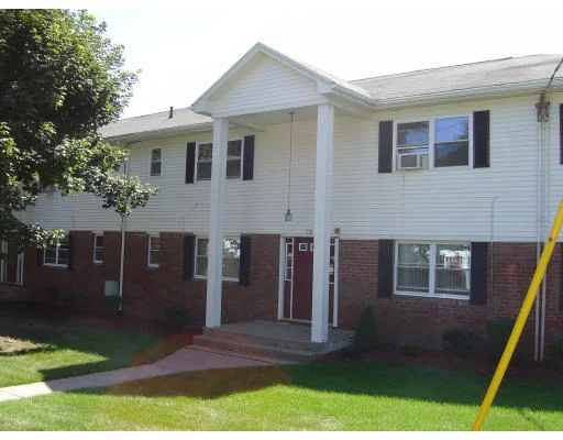 Photo of Unit B at 110 Colonial Circle