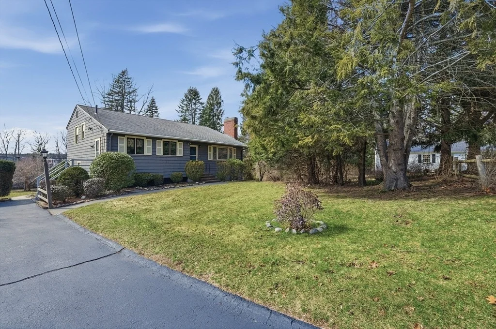 Photo of 6 Pine Knoll Road