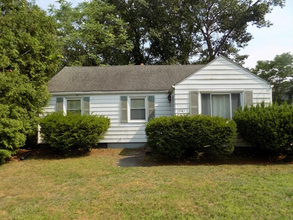 Photo of 1261 Page Blvd