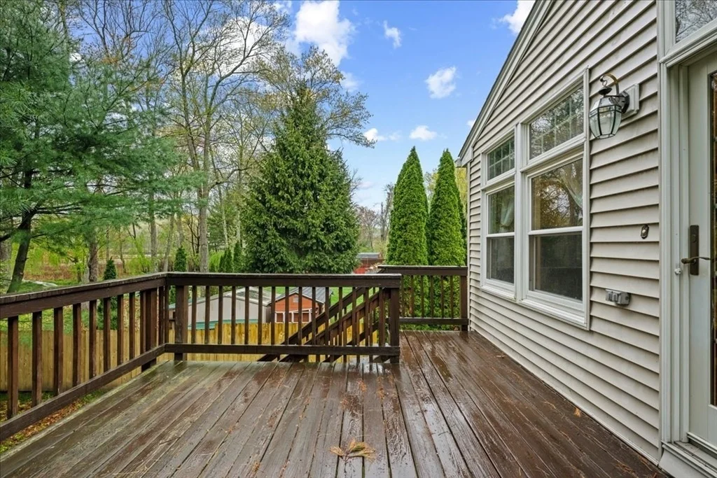 Photo of 11 Riverside Dr