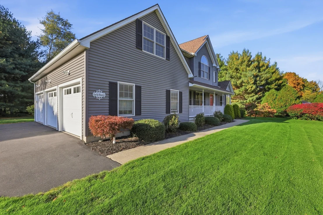 Photo of 7 Holly Cir