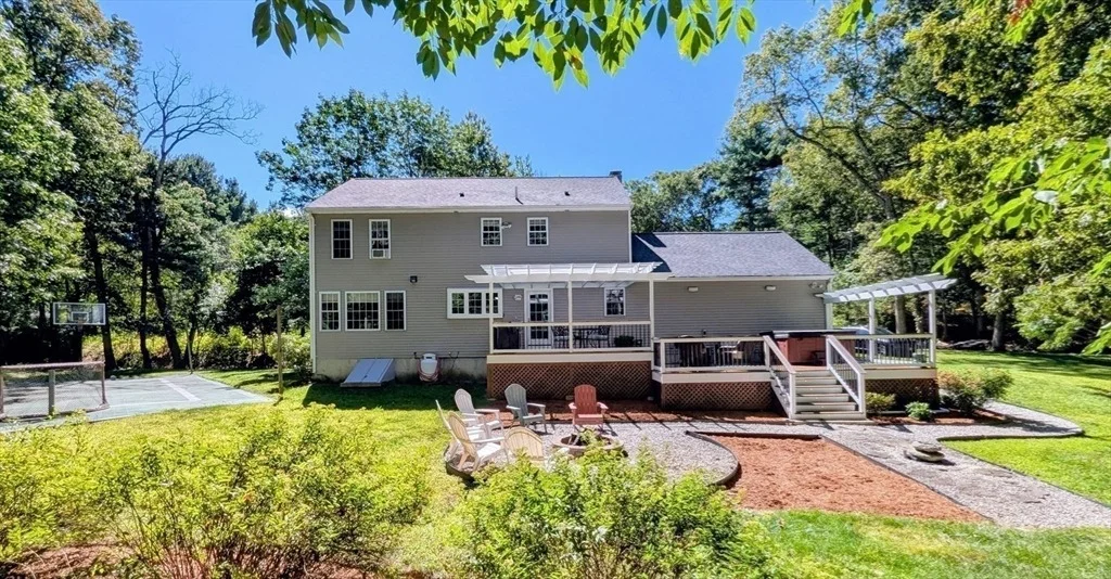 Photo of 620 Pleasant St