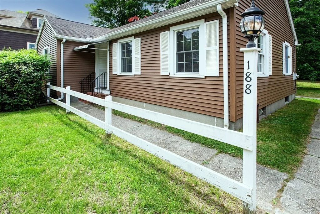 Photo of 188 North Maple St