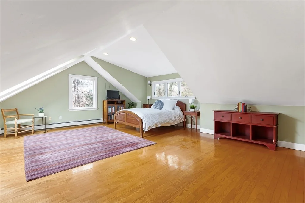 Photo of 663 Greendale Ave