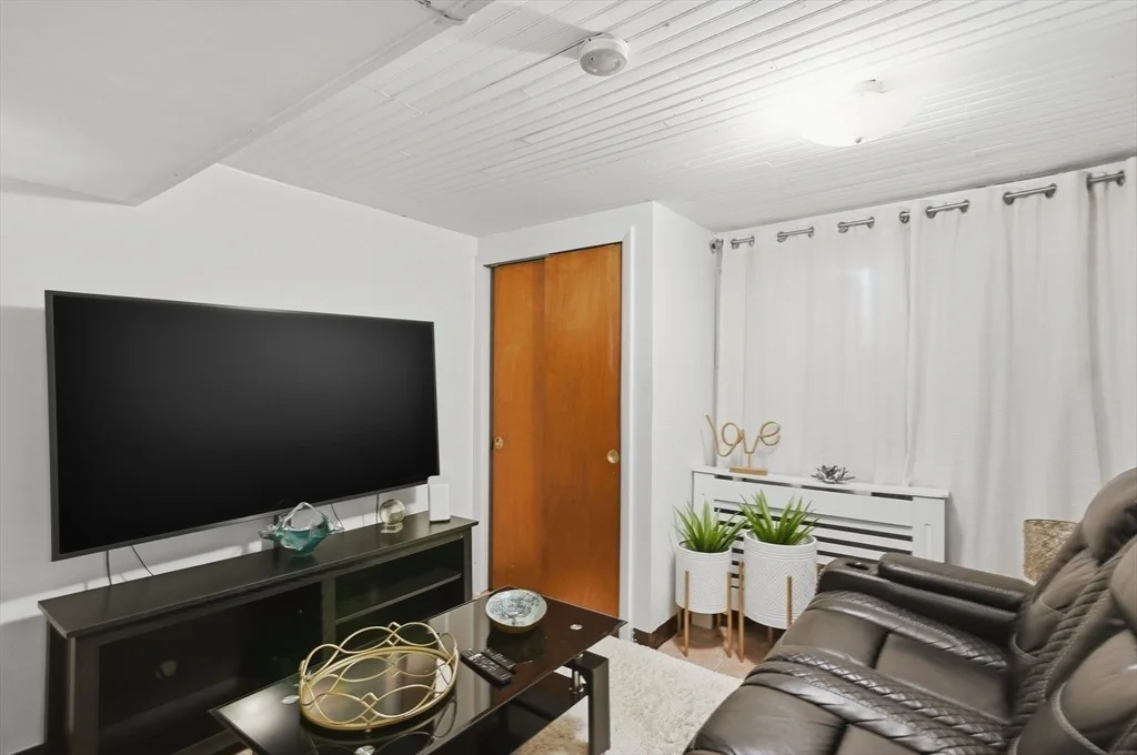 Photo of 7 Dewey Avenue