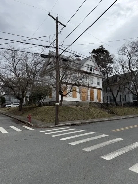 Photo of 337 Beacon St