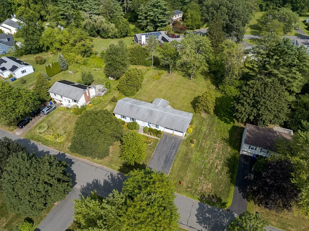 Photo of 124 Pondview Dr