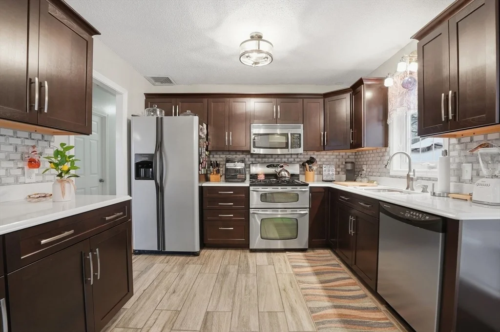 Photo of 572 Bartlett Street
