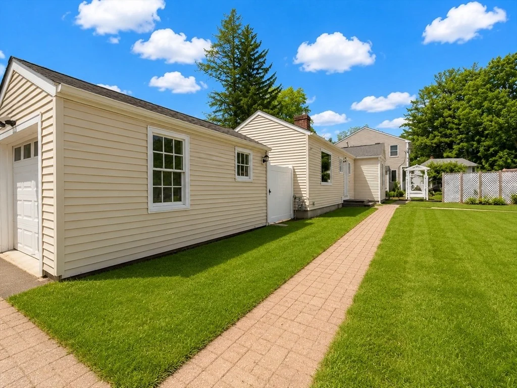 Photo of 2 Millwood Cir