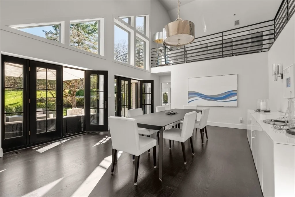 Photo of 44 Meadowbrook Road