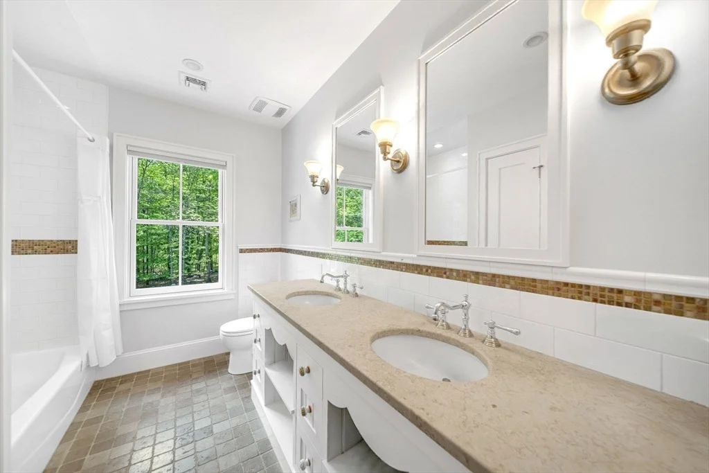 Photo of 10 Chandler Circle