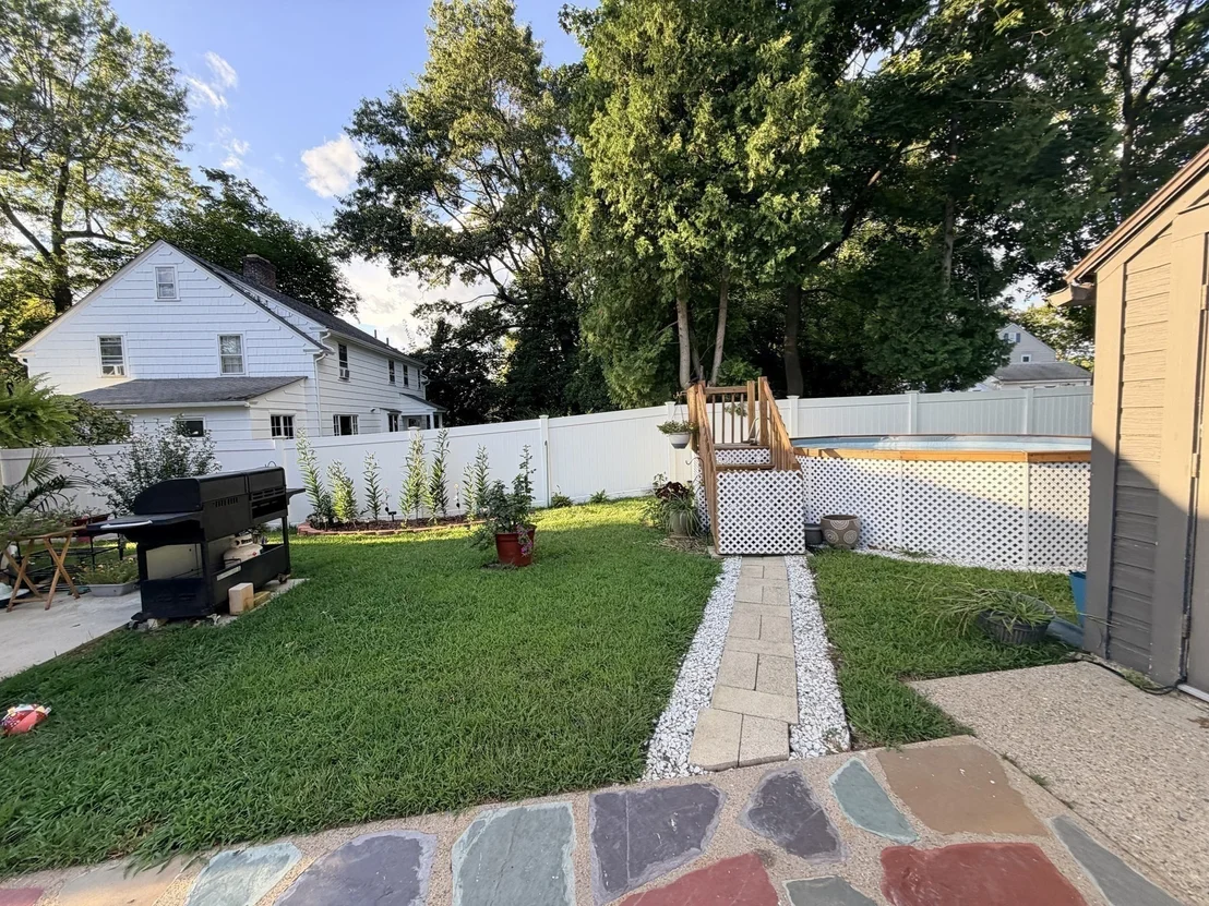 Photo of 169 Roosevelt Ave