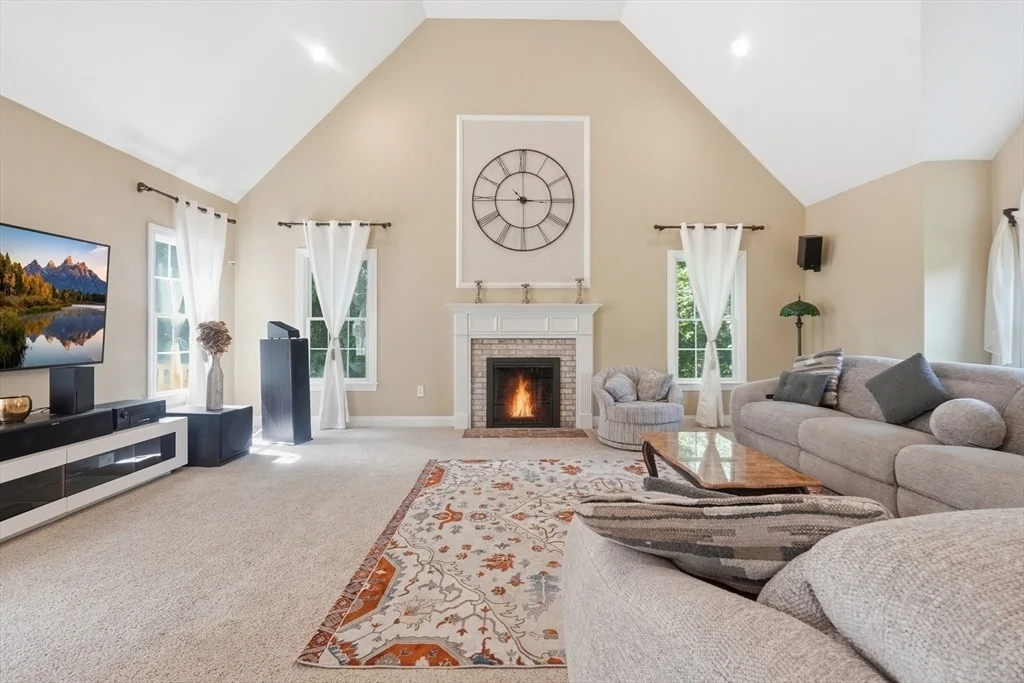 Photo of 74 Whipple Brook Road