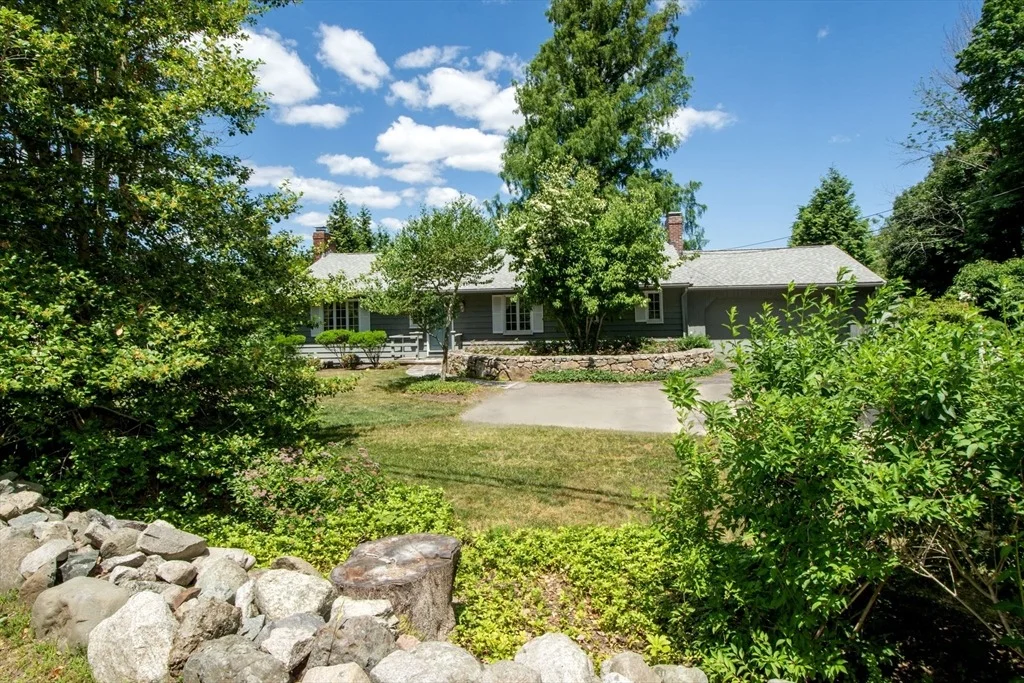 Photo of 6 Damons Point Drive