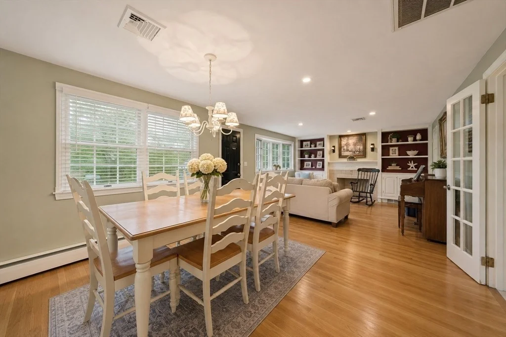 Photo of 30 Roseen Rd