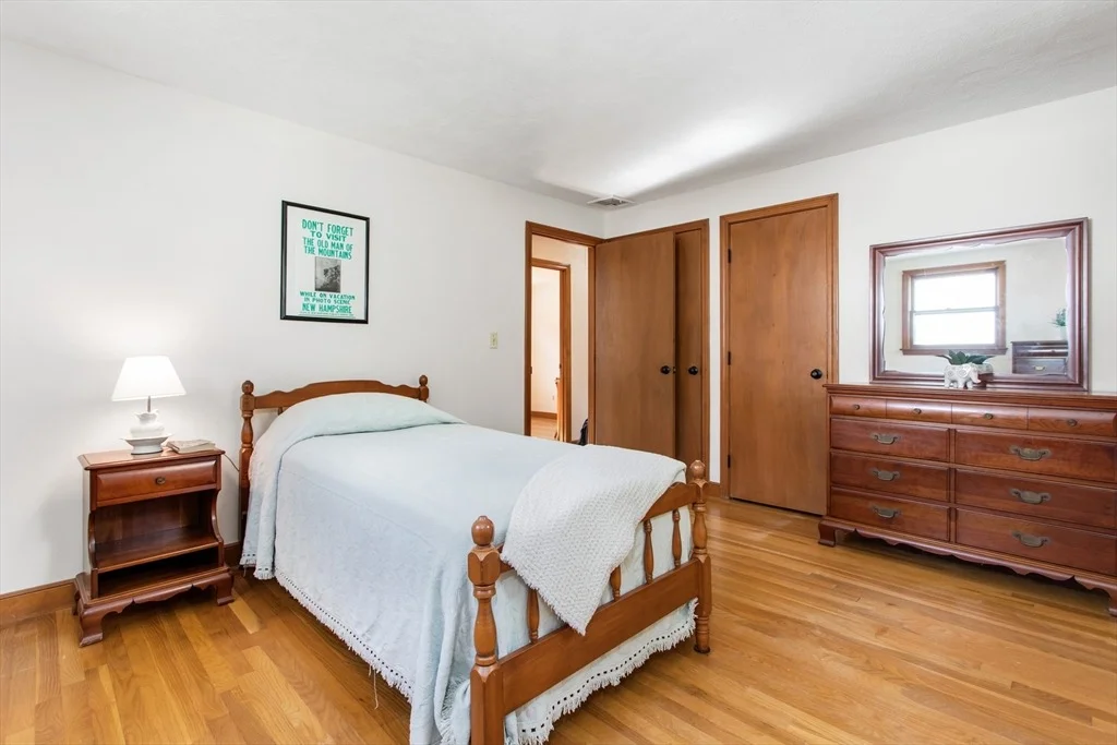 Photo of 9 Hemlock Rd
