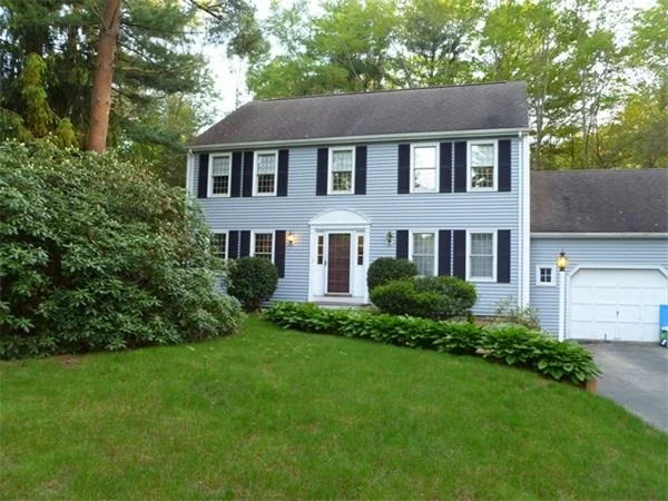 Photo of 19 Williamsburg Ln
