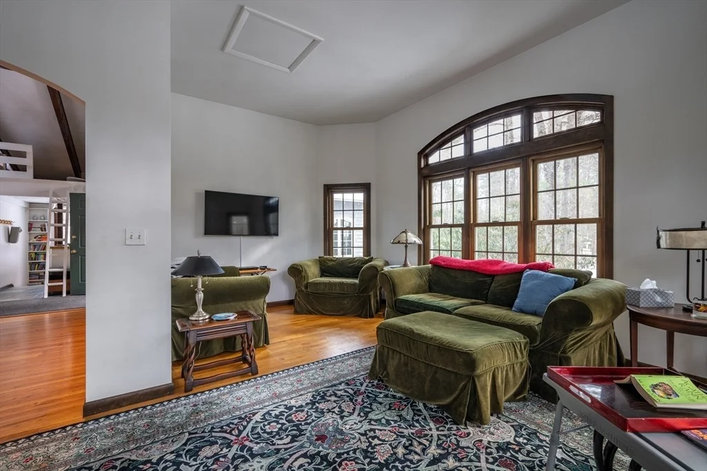 Photo of 206 North Valley Road