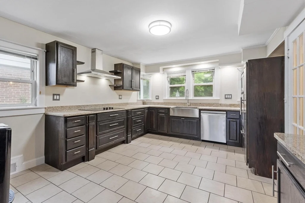 Photo of 101 Starrett Ave