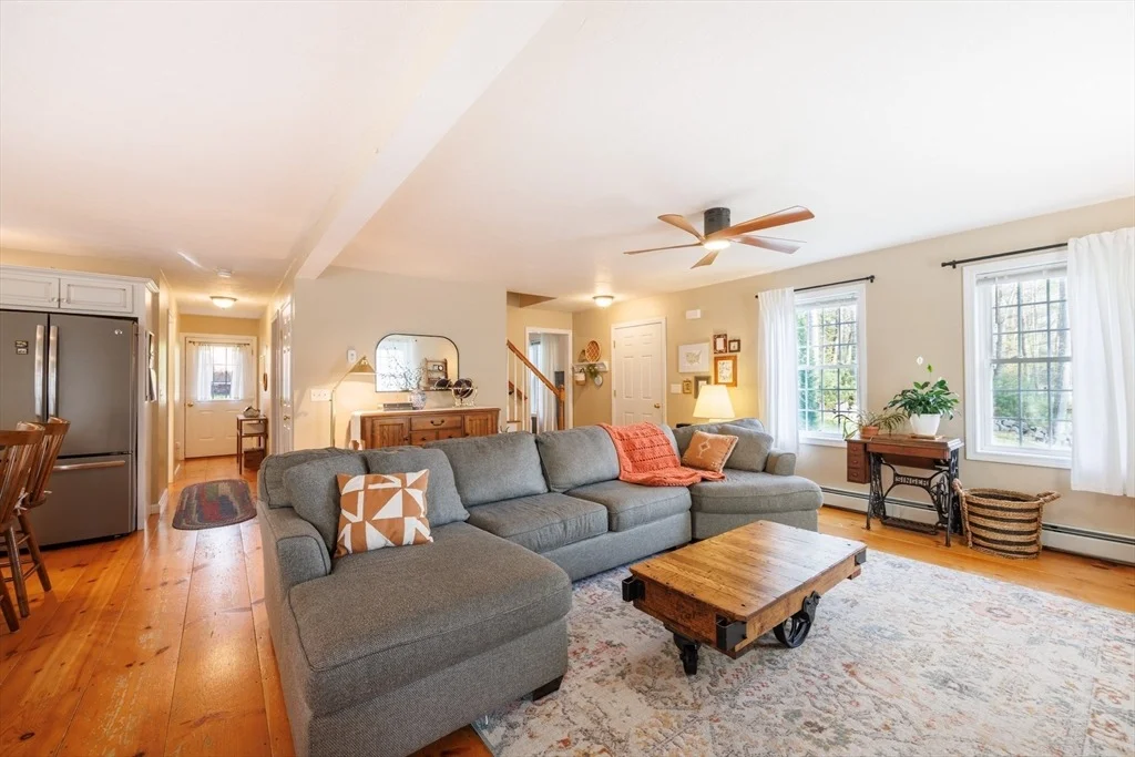 Photo of 15 Oak Dr