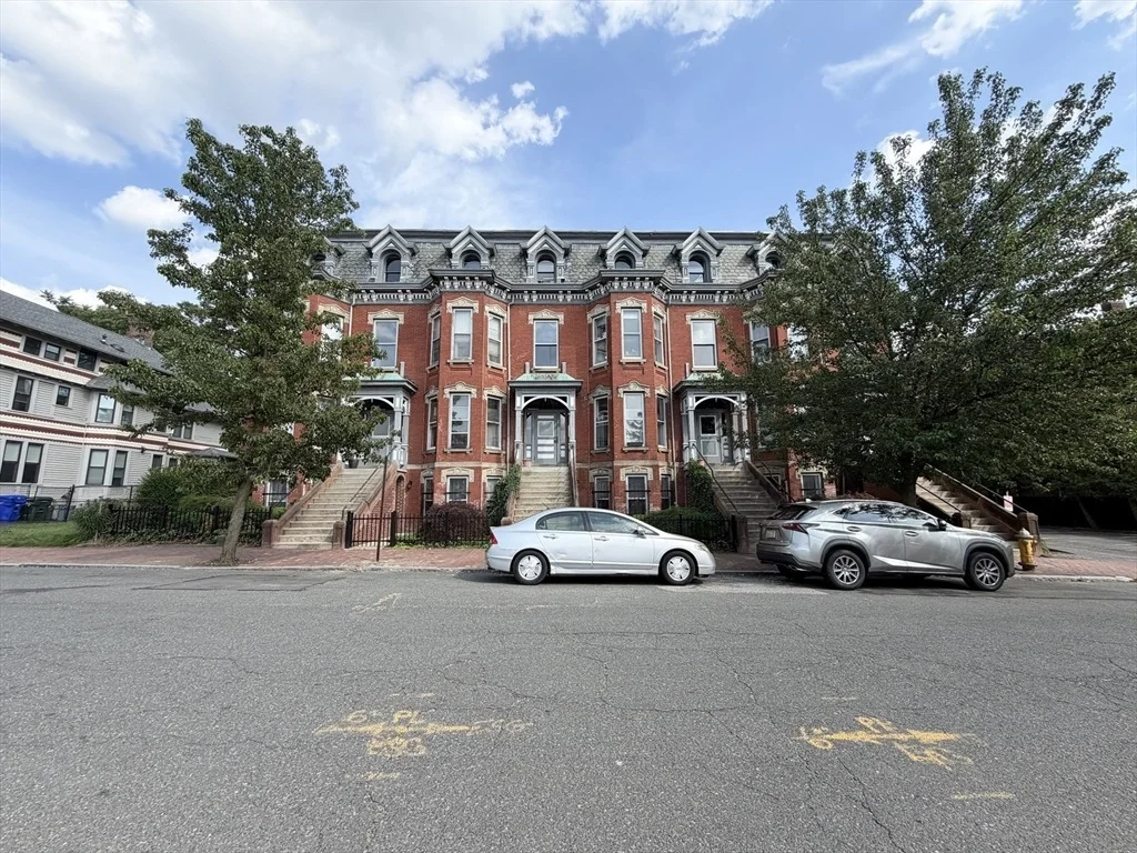 Photo of Unit 1 at 70 Temple St