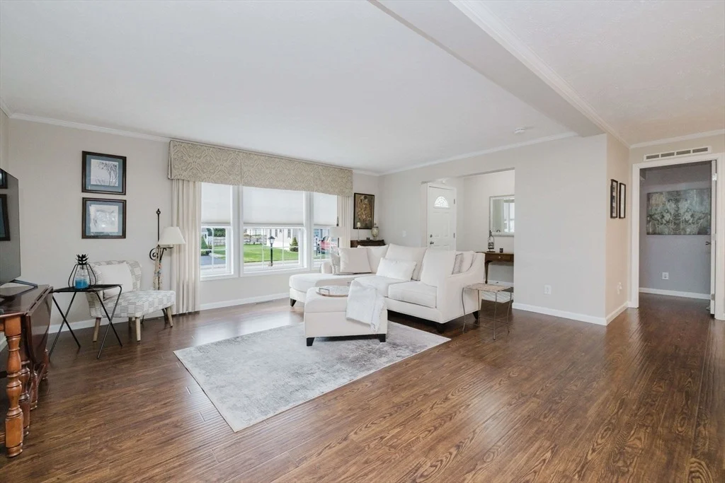 Photo of 210 Linsay Drive