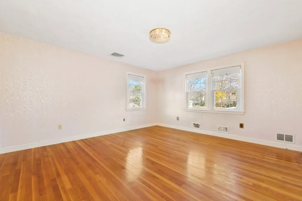 Photo of 72 Stivaletta Dr