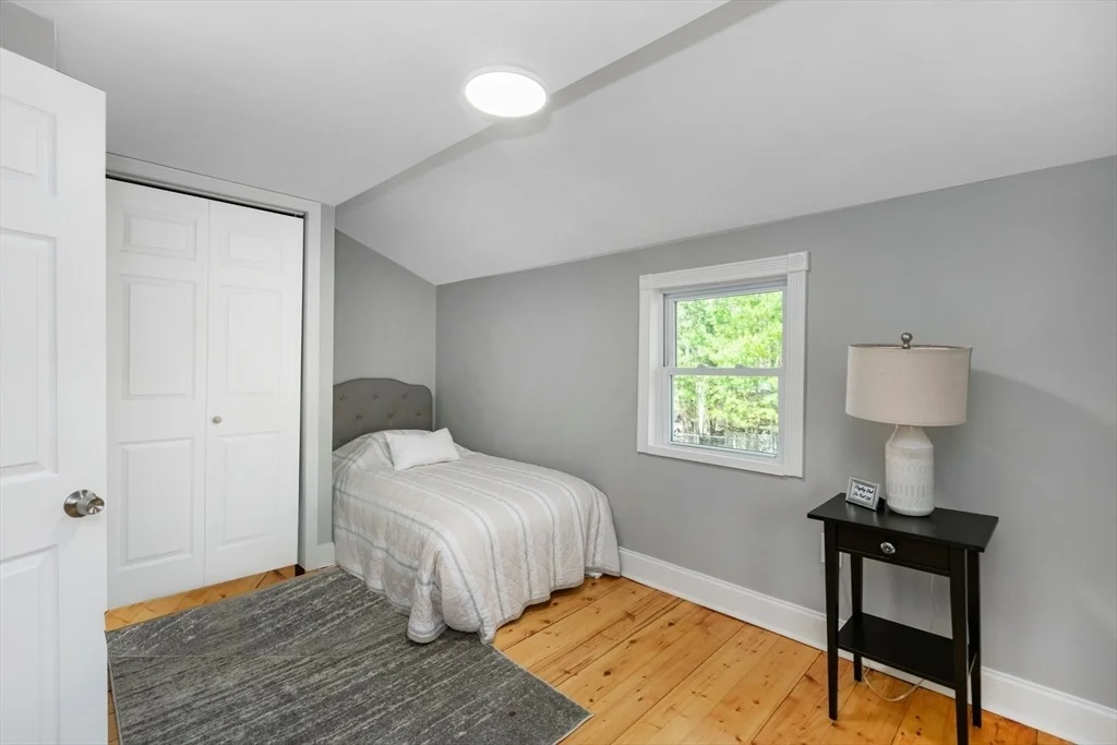 Photo of 43 Riverside Dr