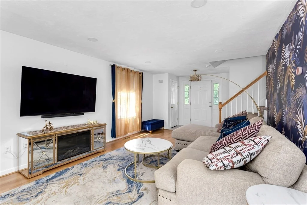 Photo of 49 Palomino Dr