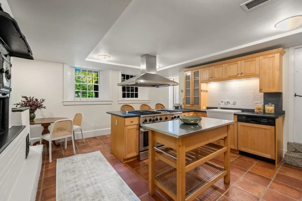 Photo of 33 Chestnut St