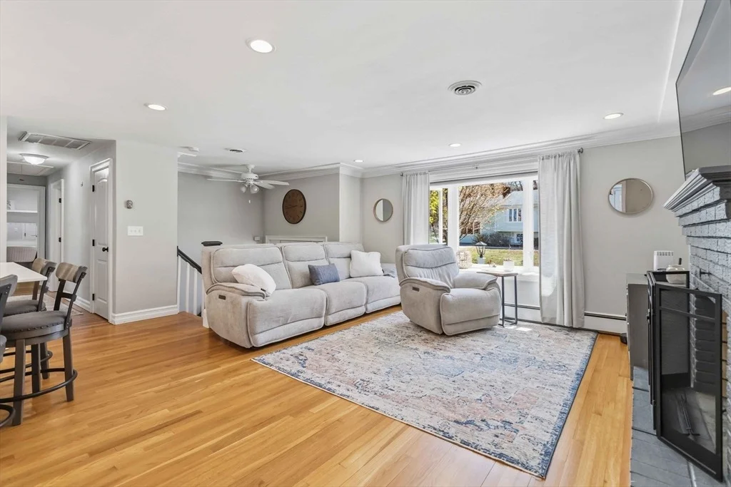 Photo of 27 Sun Valley Dr