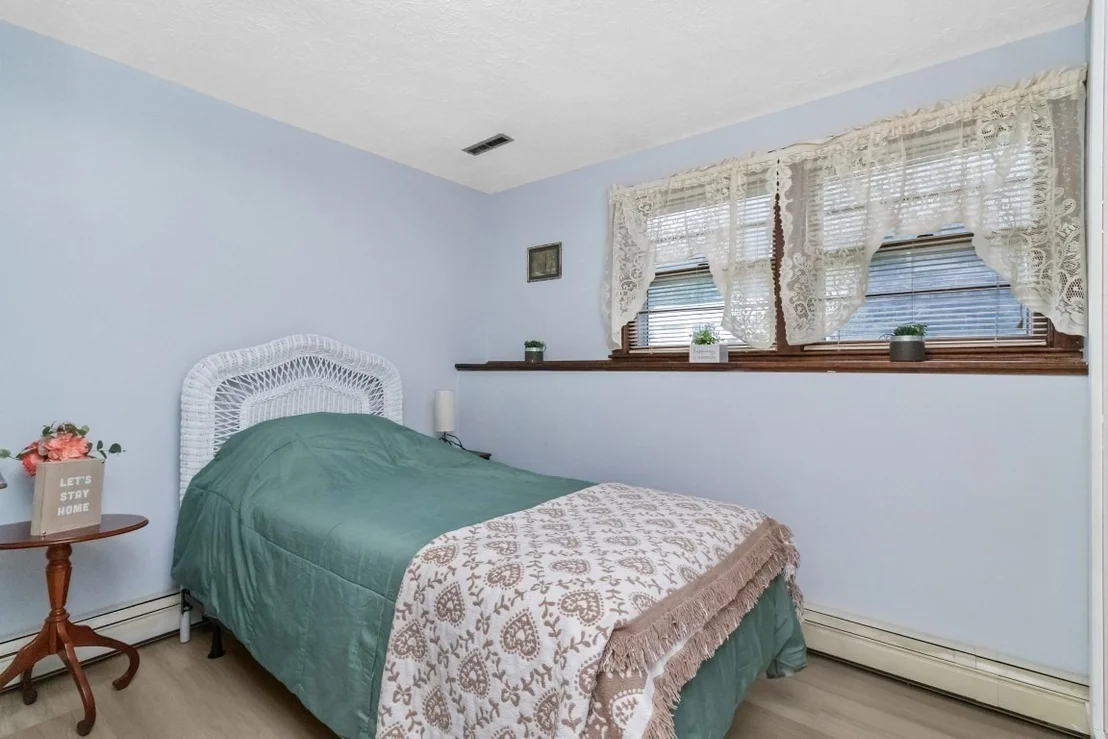 Photo of 30 Lantern Ln