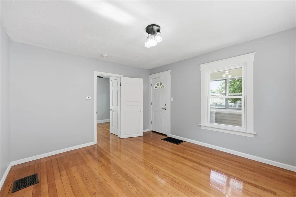 Photo of 62 Kenyon St