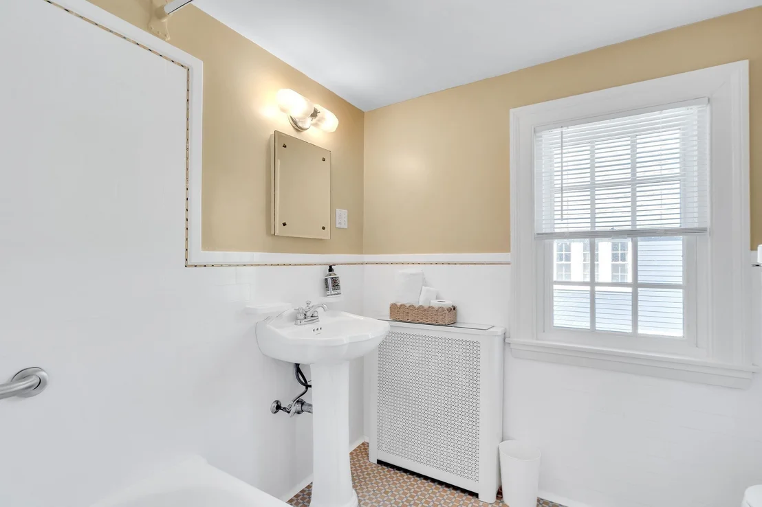 Photo of 21 Allen Ave