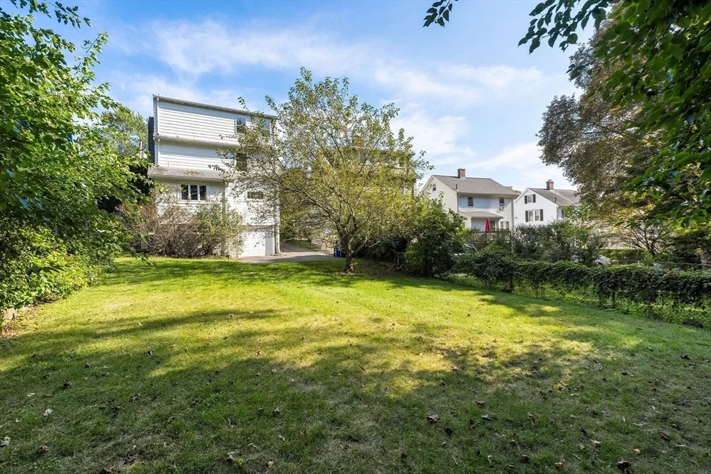 Photo of 305 Park Ave