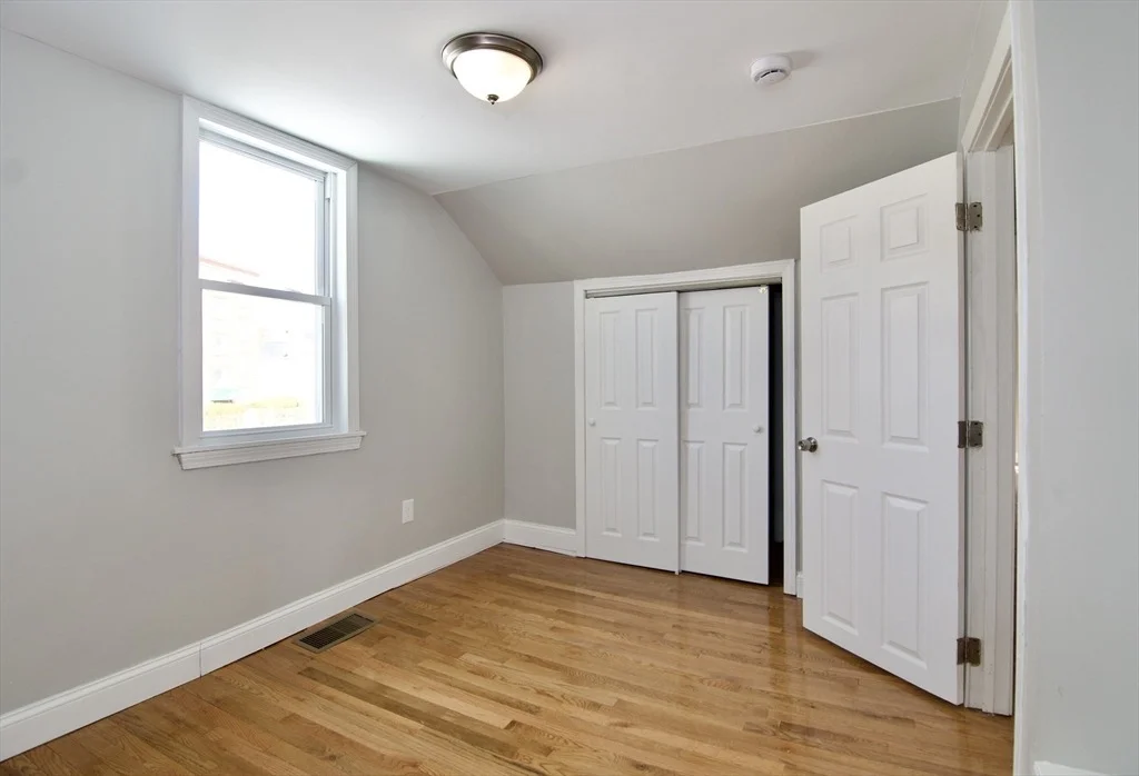 Photo of 63 Bay St